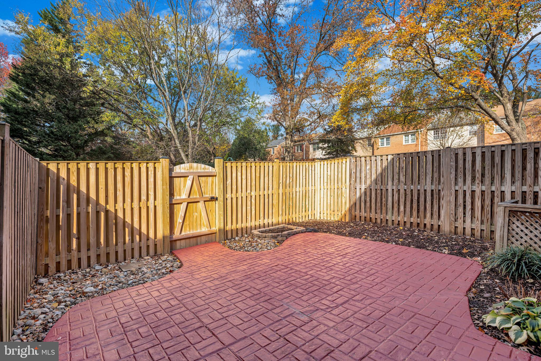 RESTON - Residential