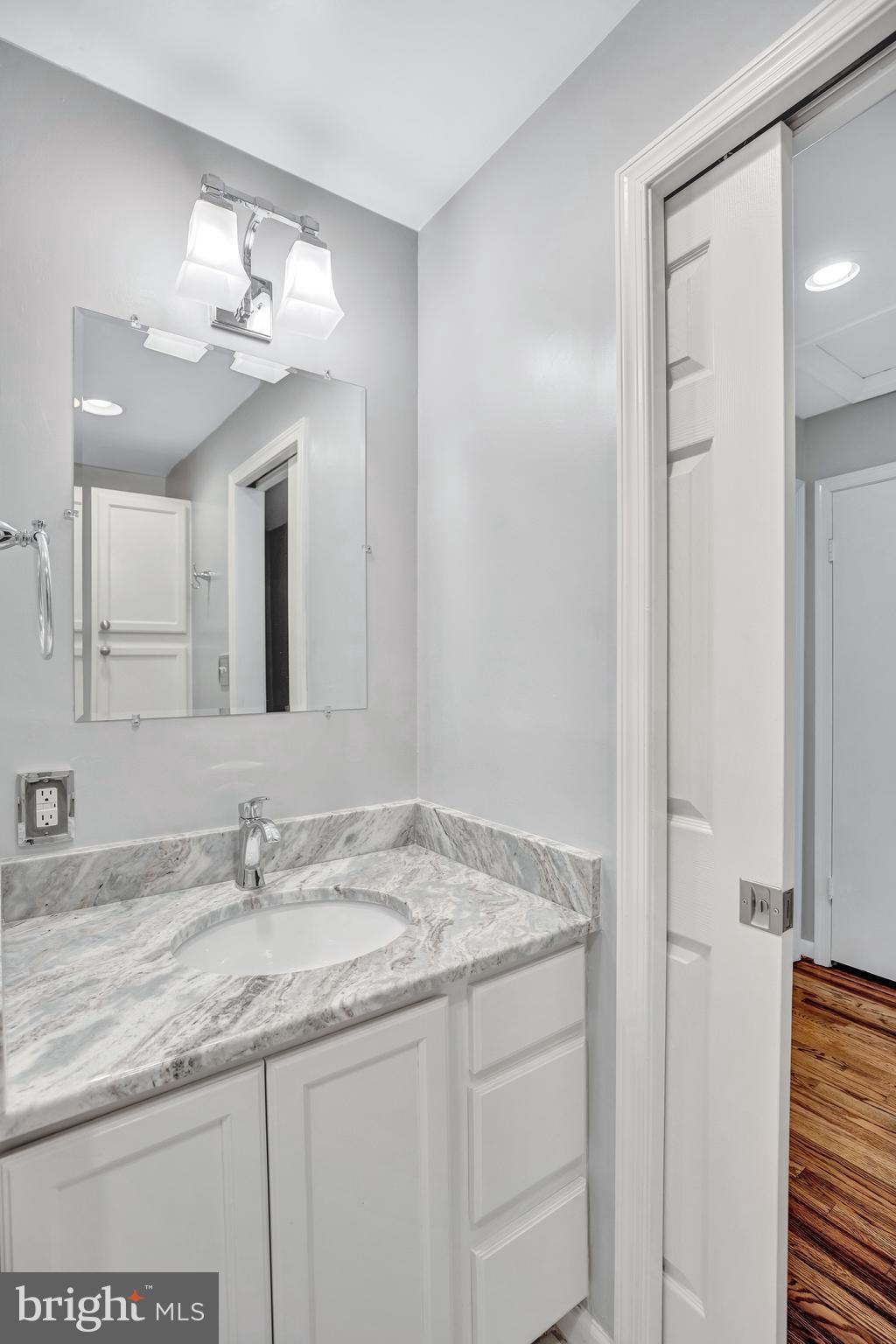 RESTON - Residential