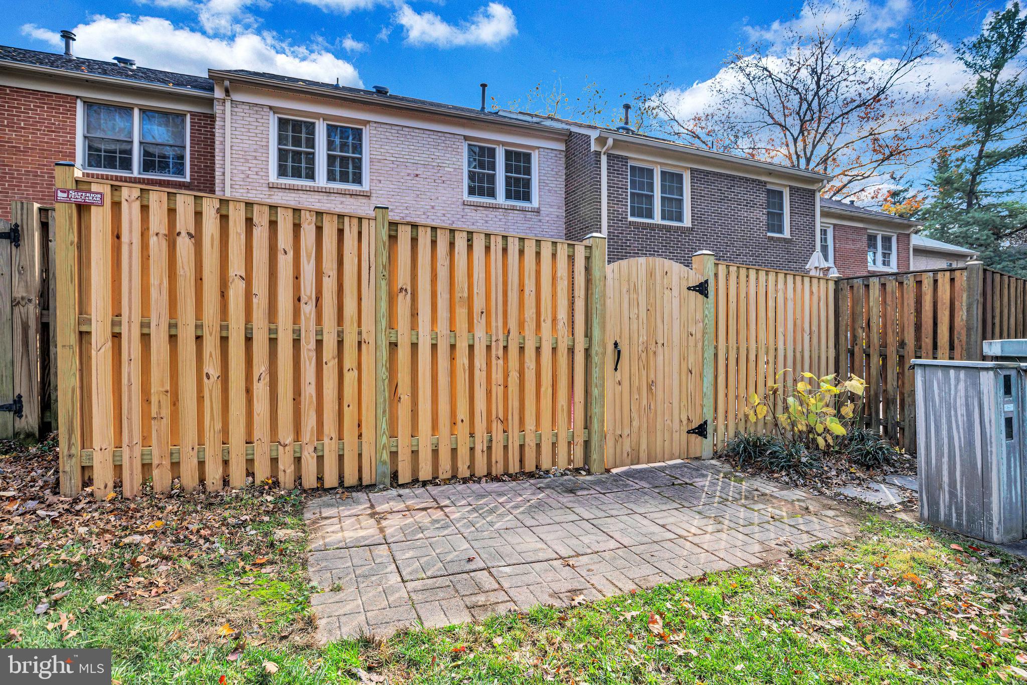 RESTON - Residential