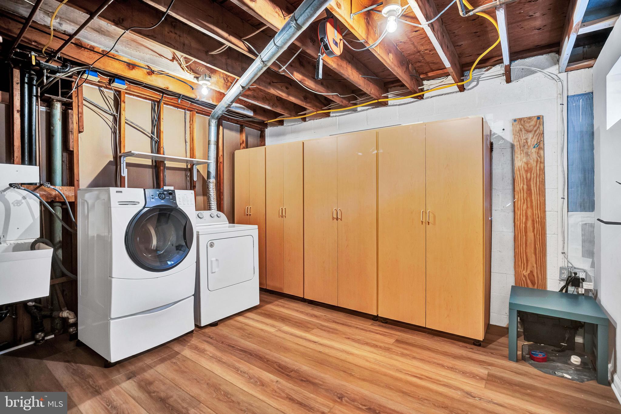 RESTON - Residential