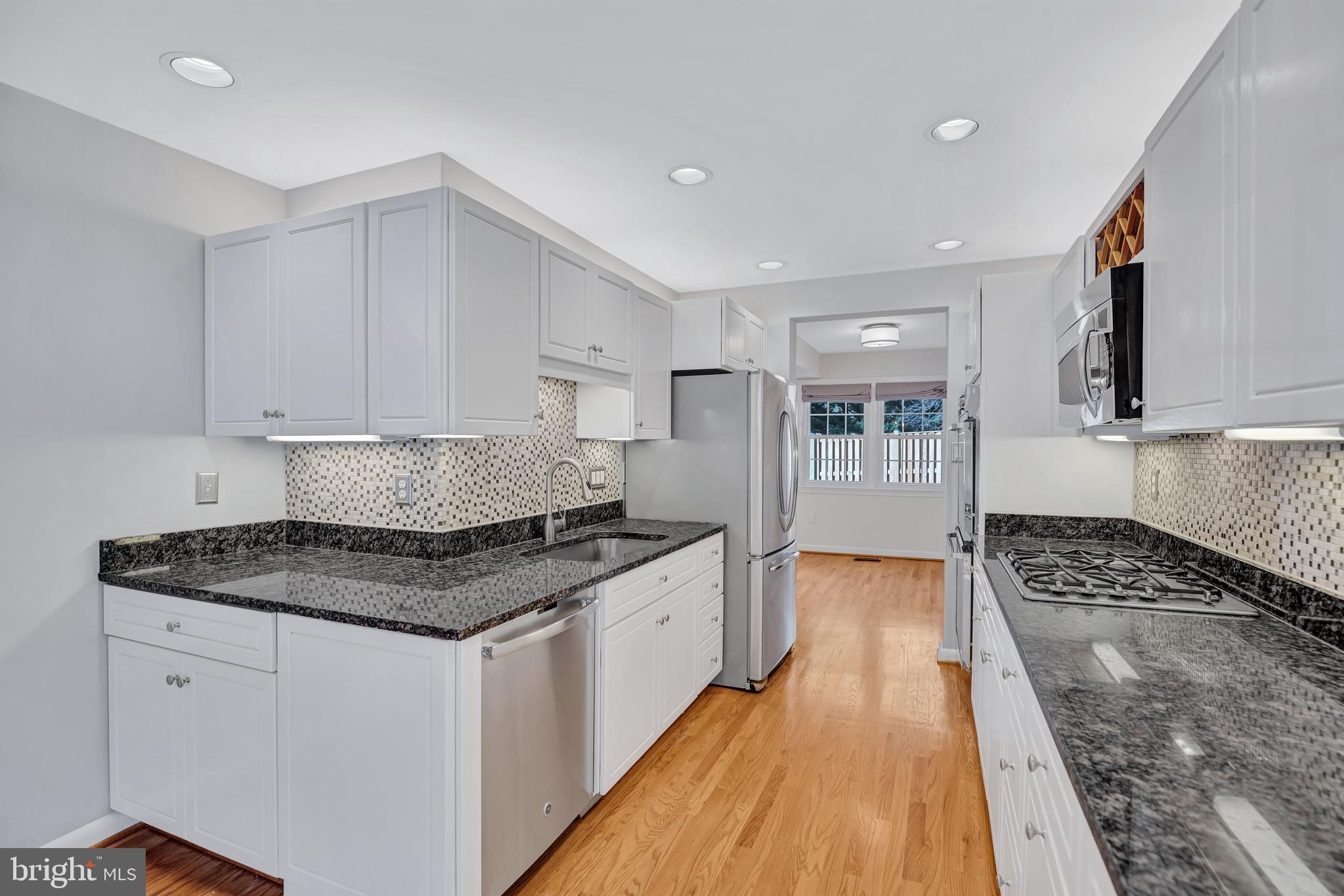 RESTON - Residential