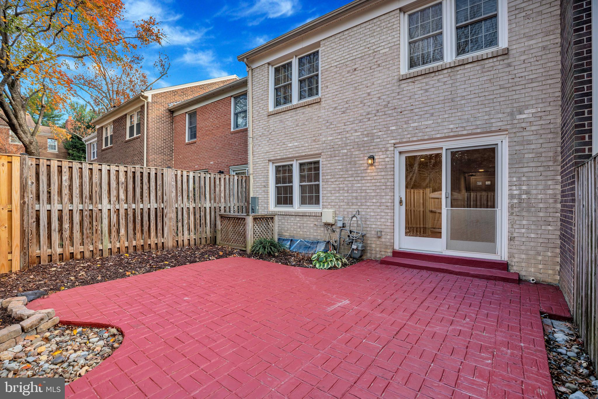 RESTON - Residential