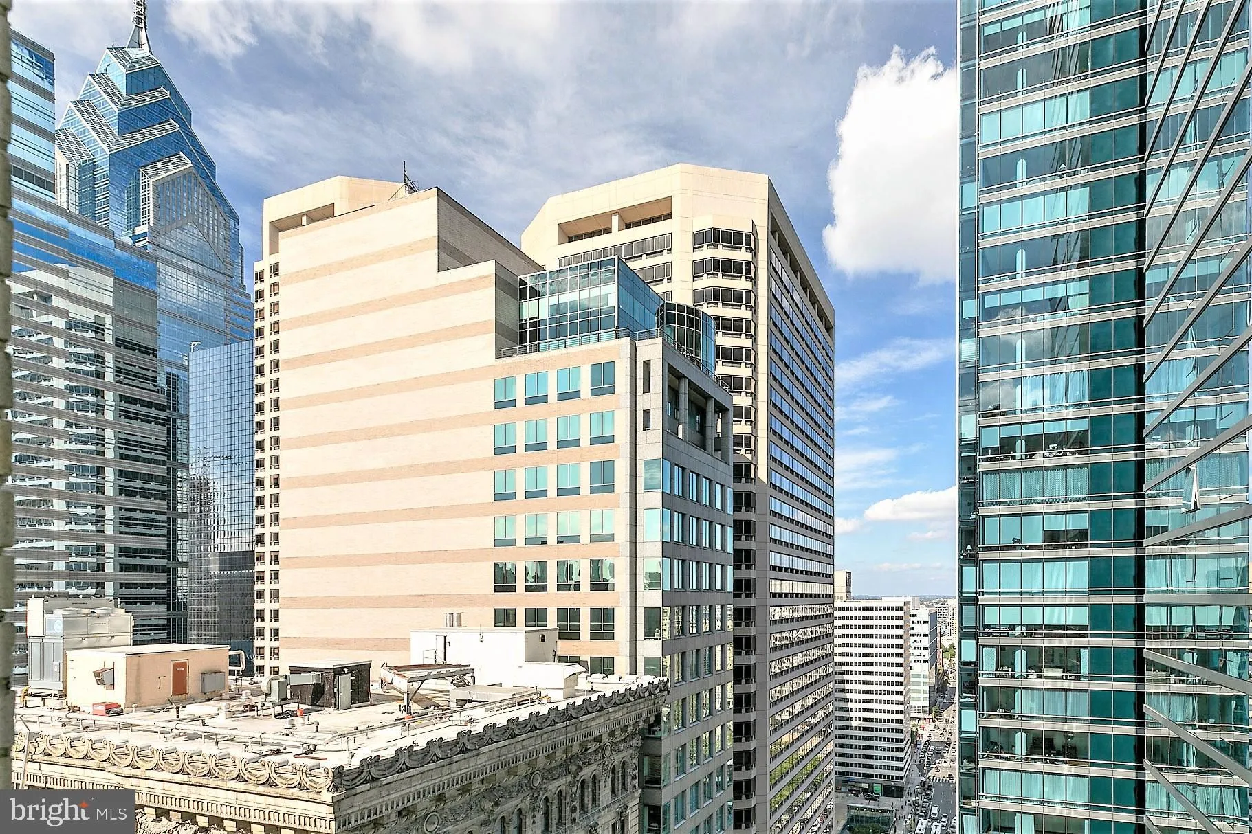 Philadelphia, Pennsylvania 19102, United States, 2 Bedrooms Bedrooms, ,2 BathroomsBathrooms,Residential,Active,61923