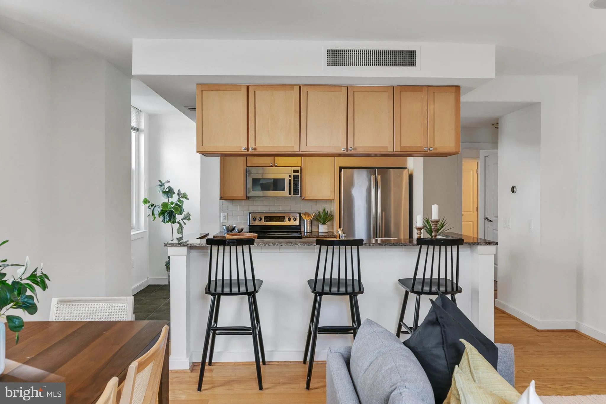 Philadelphia, Pennsylvania 19102, United States, 2 Bedrooms Bedrooms, ,2 BathroomsBathrooms,Residential,Active,61923