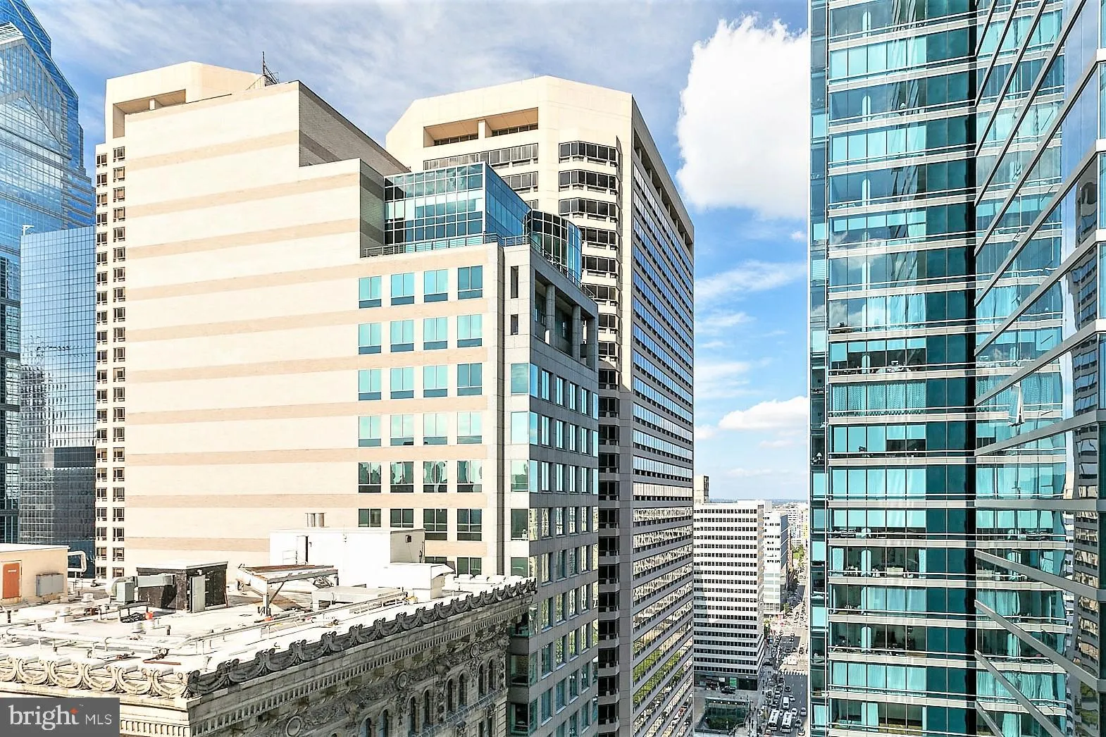 Philadelphia, Pennsylvania 19102, United States, 2 Bedrooms Bedrooms, ,2 BathroomsBathrooms,Residential,Active,61923