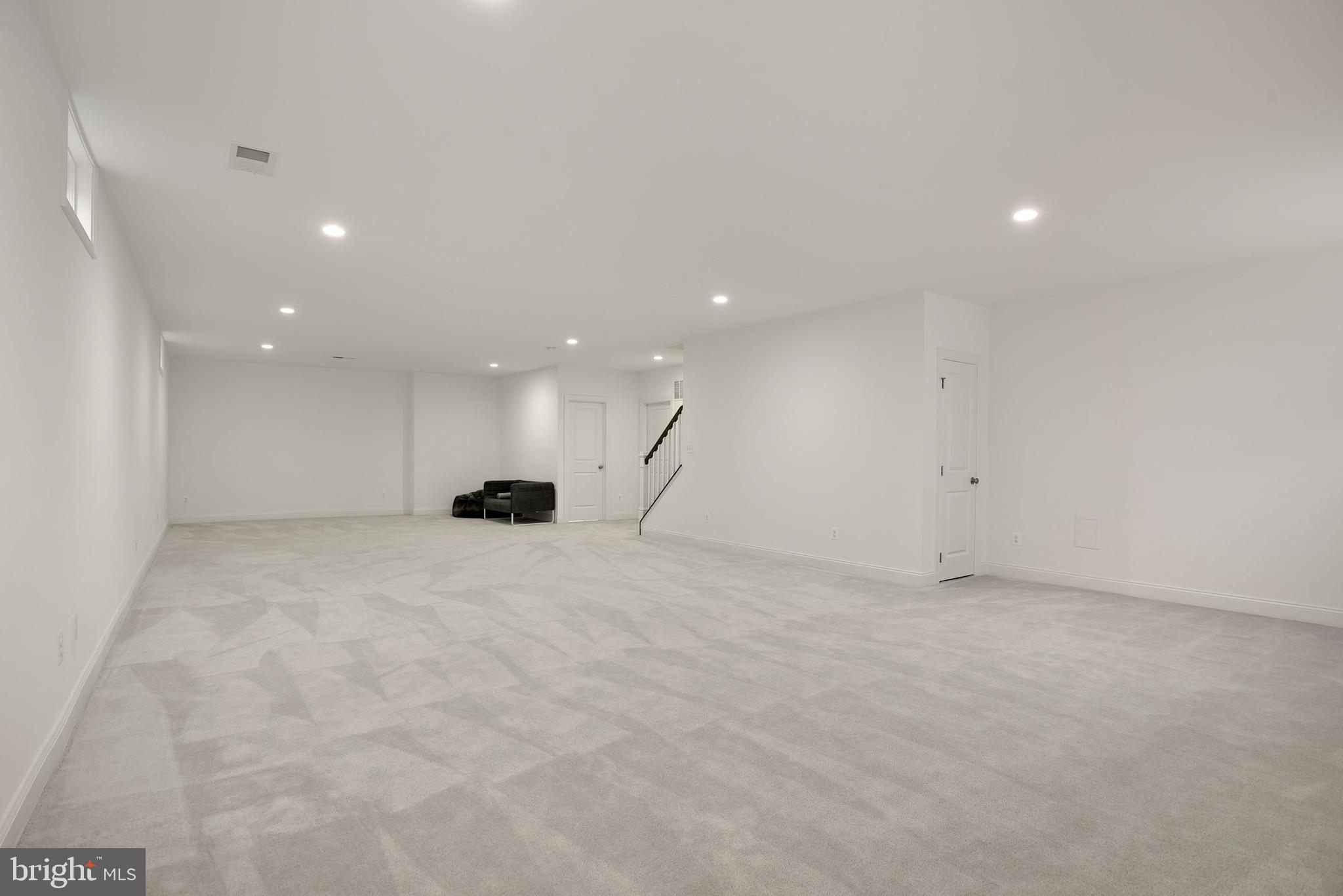 MOOREFIELD STATION - Residential Lease