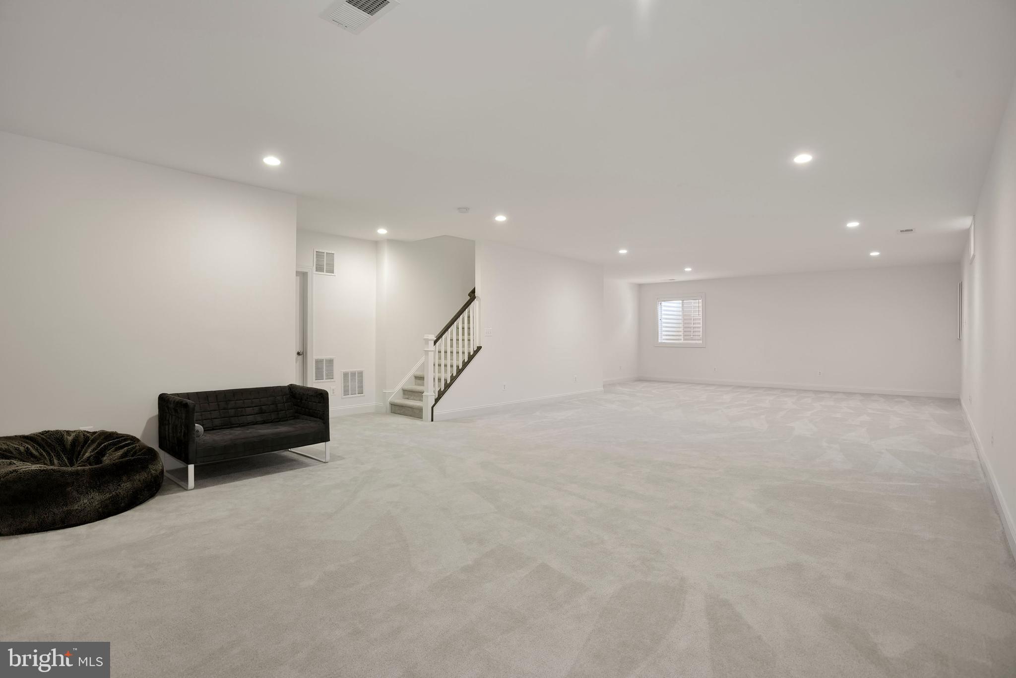 MOOREFIELD STATION - Residential Lease