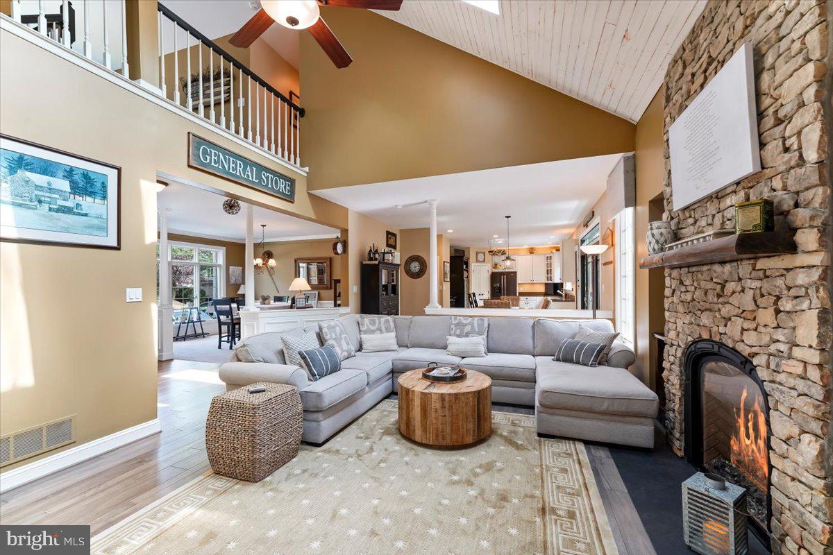 HESSIAN HILLS - Residential