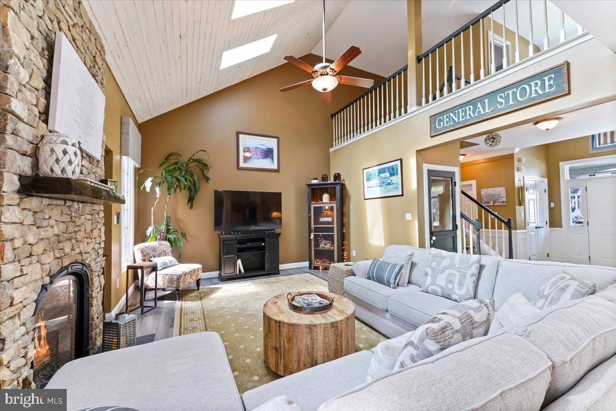 HESSIAN HILLS - Residential