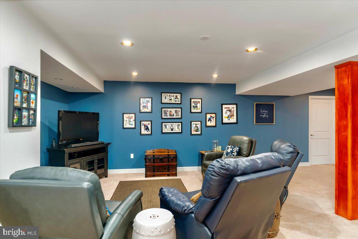 HESSIAN HILLS - Residential