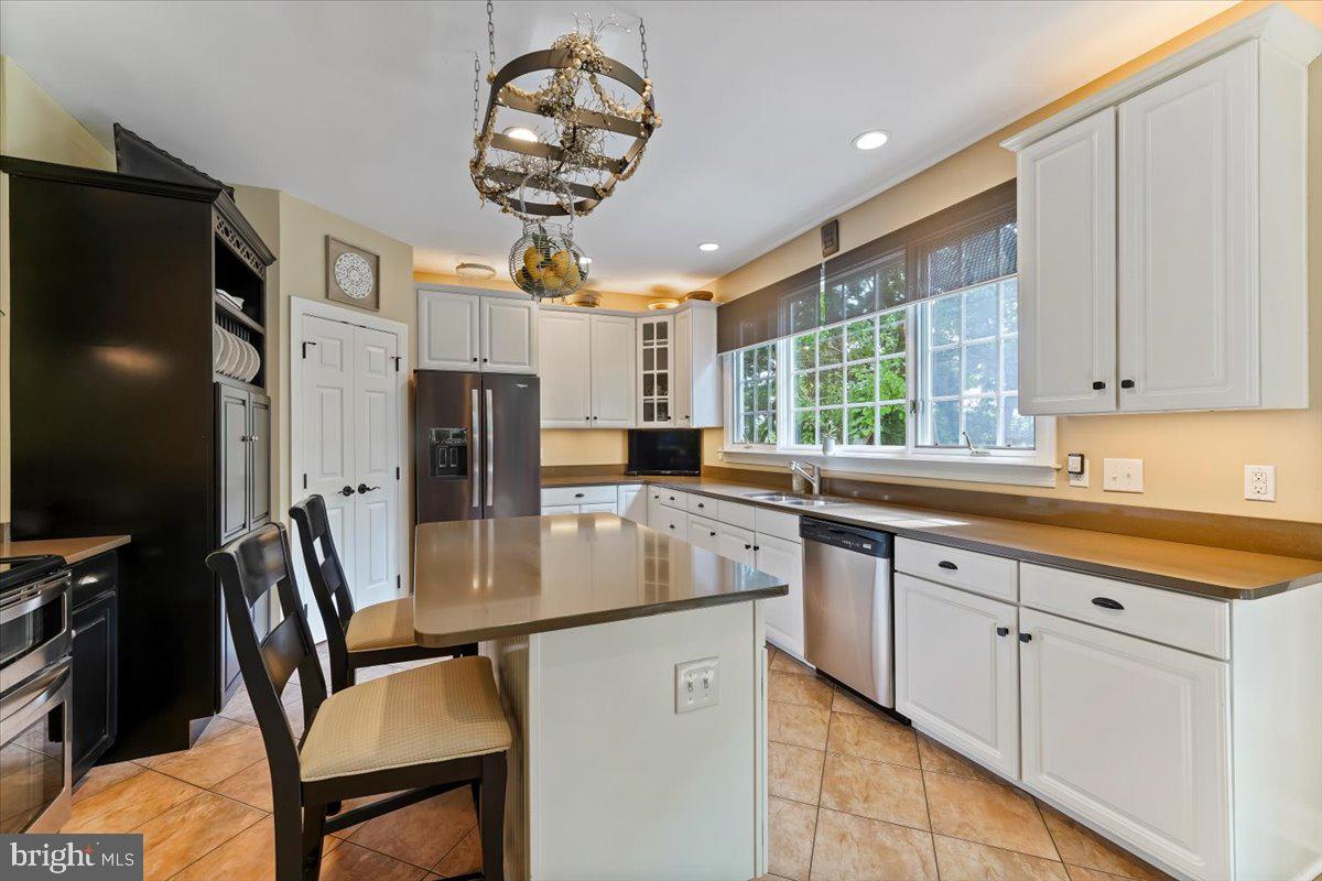 HESSIAN HILLS - Residential