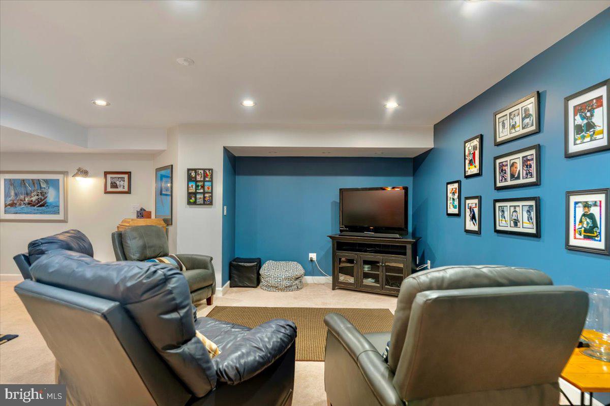 HESSIAN HILLS - Residential