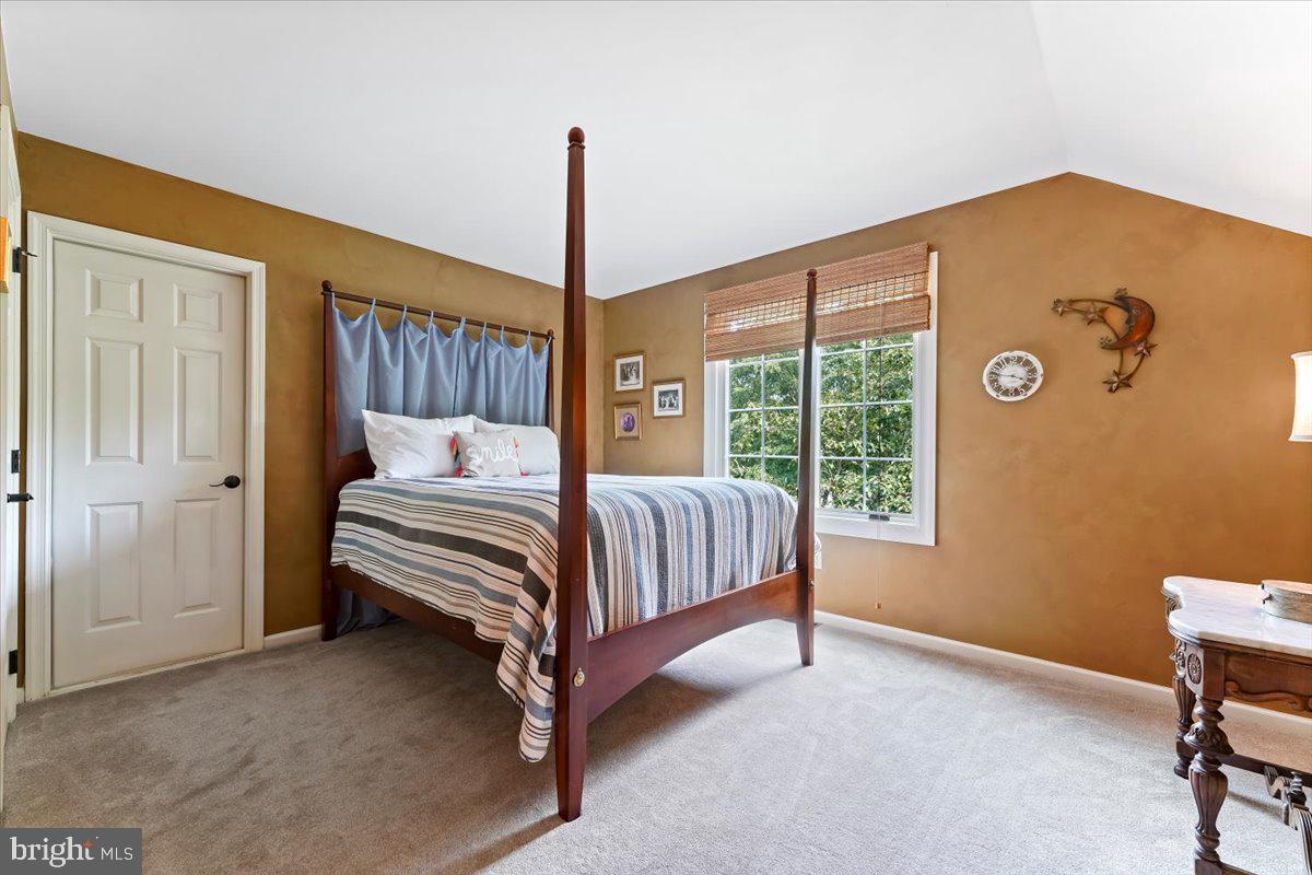 HESSIAN HILLS - Residential