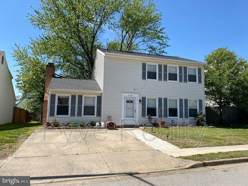 Spacious 3 bed 3 bathroom home with good sized separate dining room, kitchen, family room, large bedrooms, bathrooms with walk in shower in the primary bathroom. and a nice sized fenced back yard.