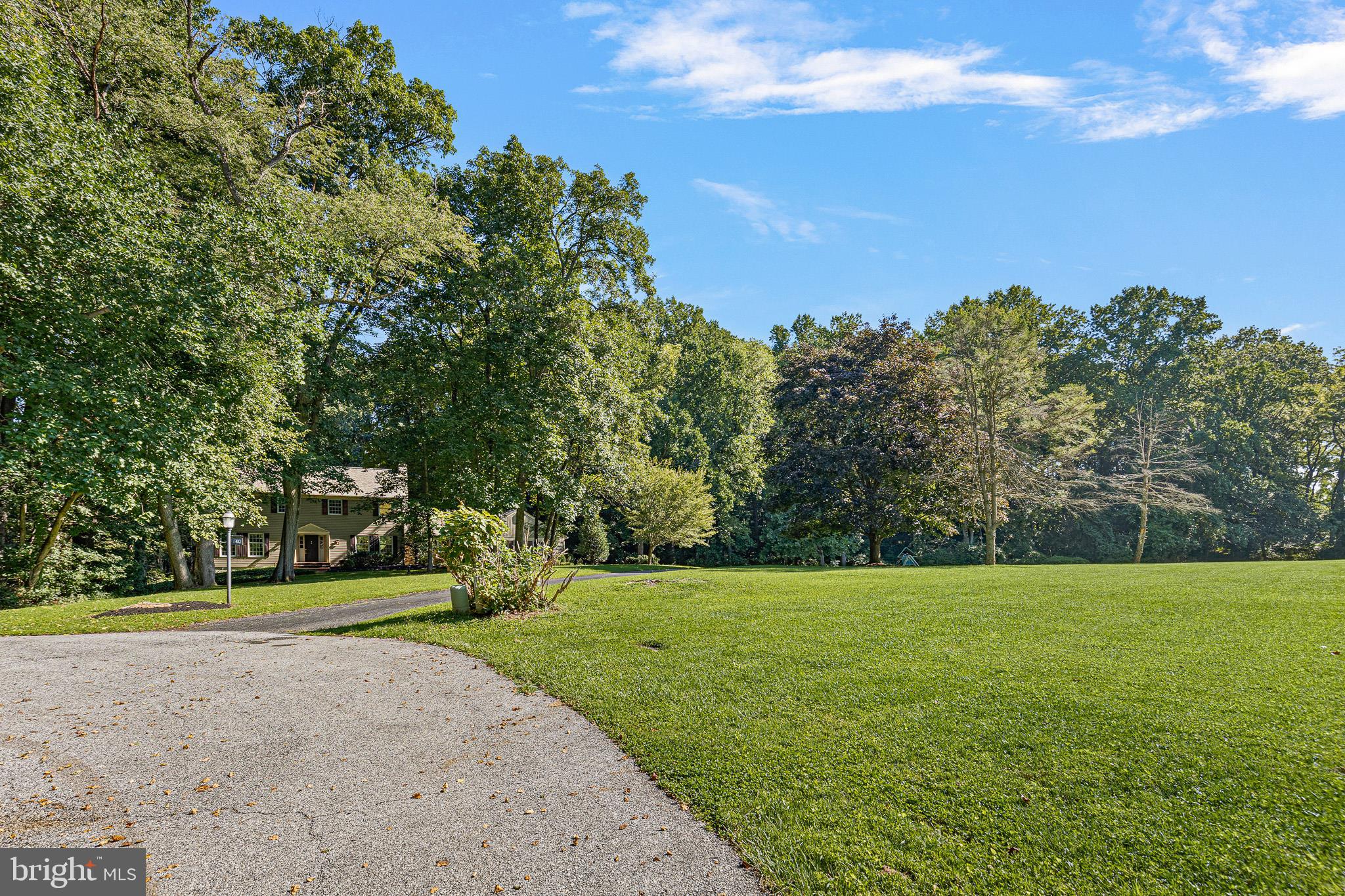 140 QUEEN LANE