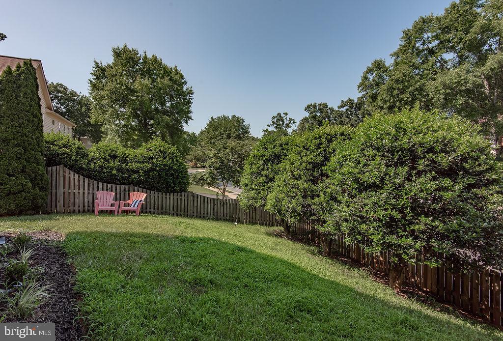 6207 MAPLE RUN COURT