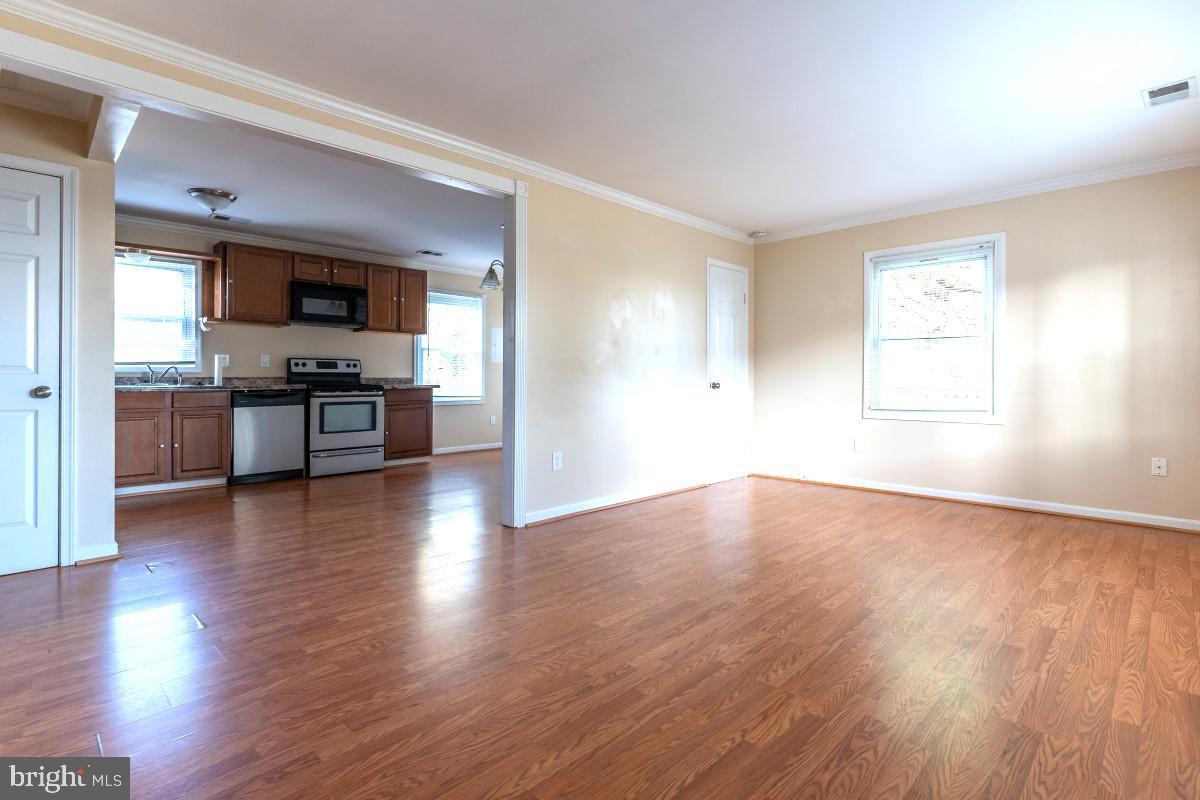 ENGLANDS - Residential