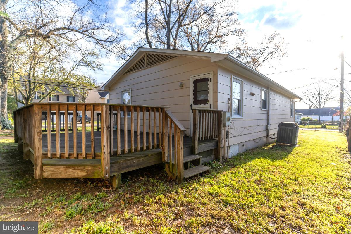 ENGLANDS - Residential