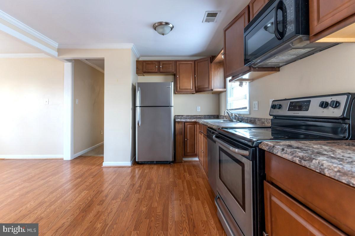 ENGLANDS - Residential