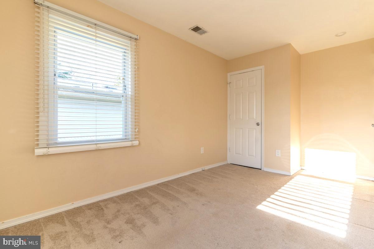 ENGLANDS - Residential