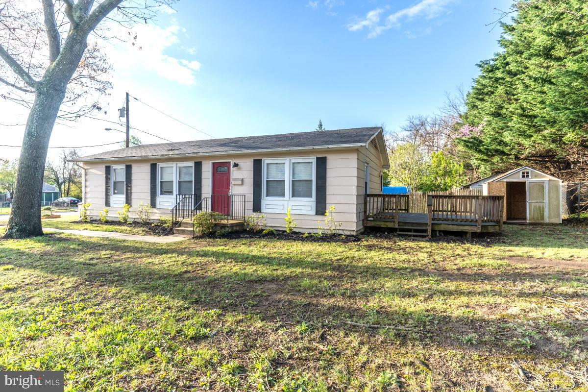 ENGLANDS - Residential