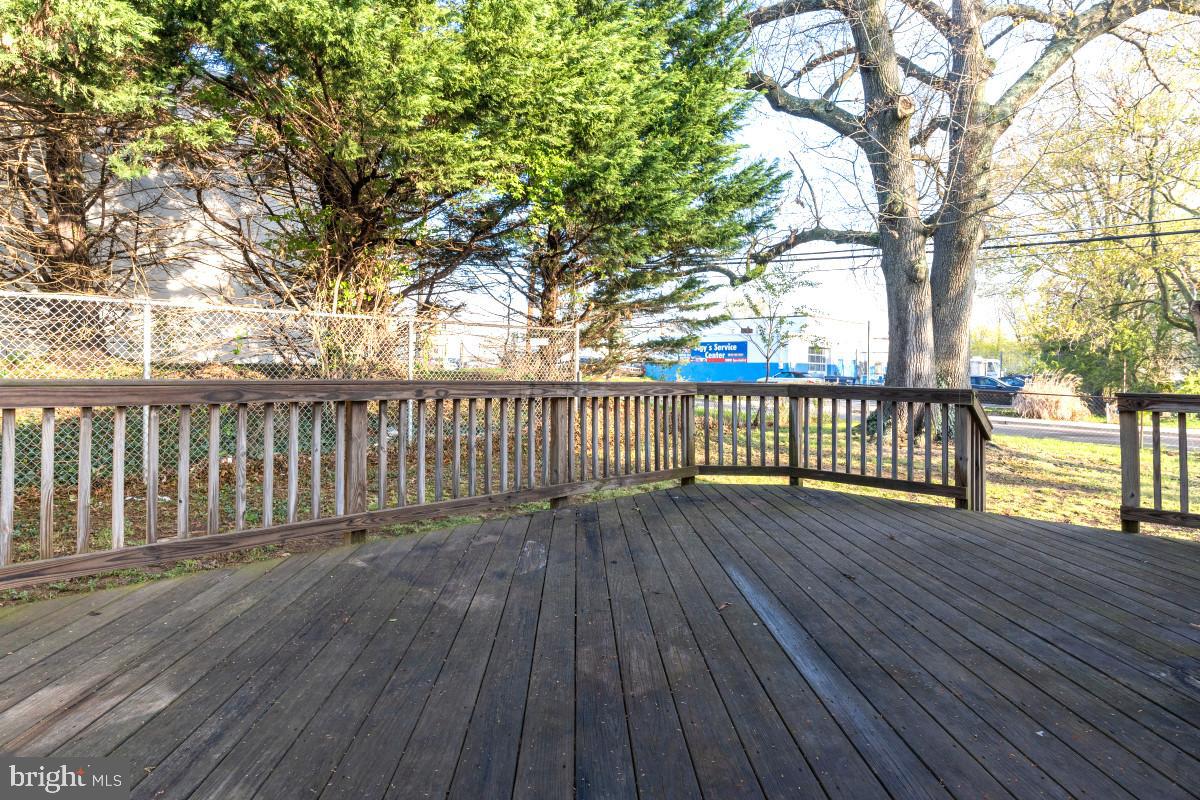 ENGLANDS - Residential