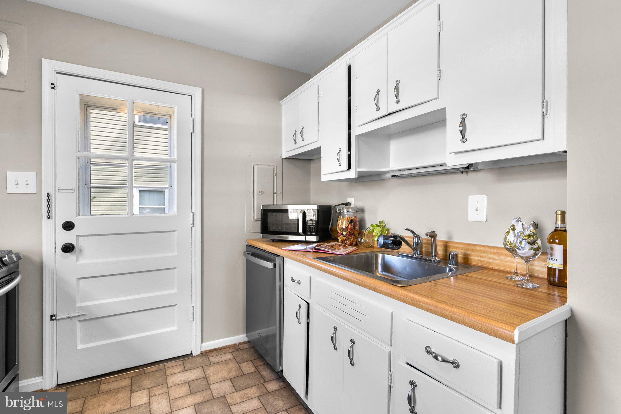 BURGUNDY VILLAGE - Residential