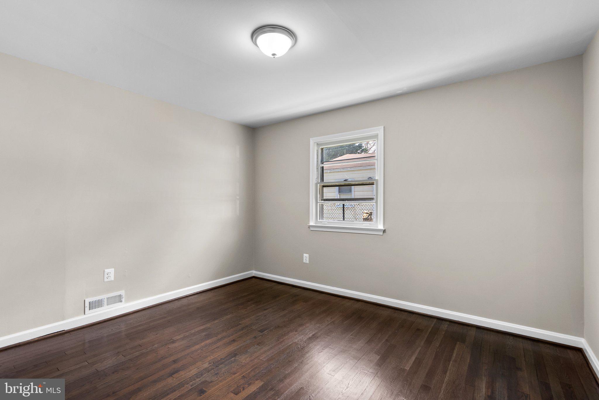 BURGUNDY VILLAGE - Residential