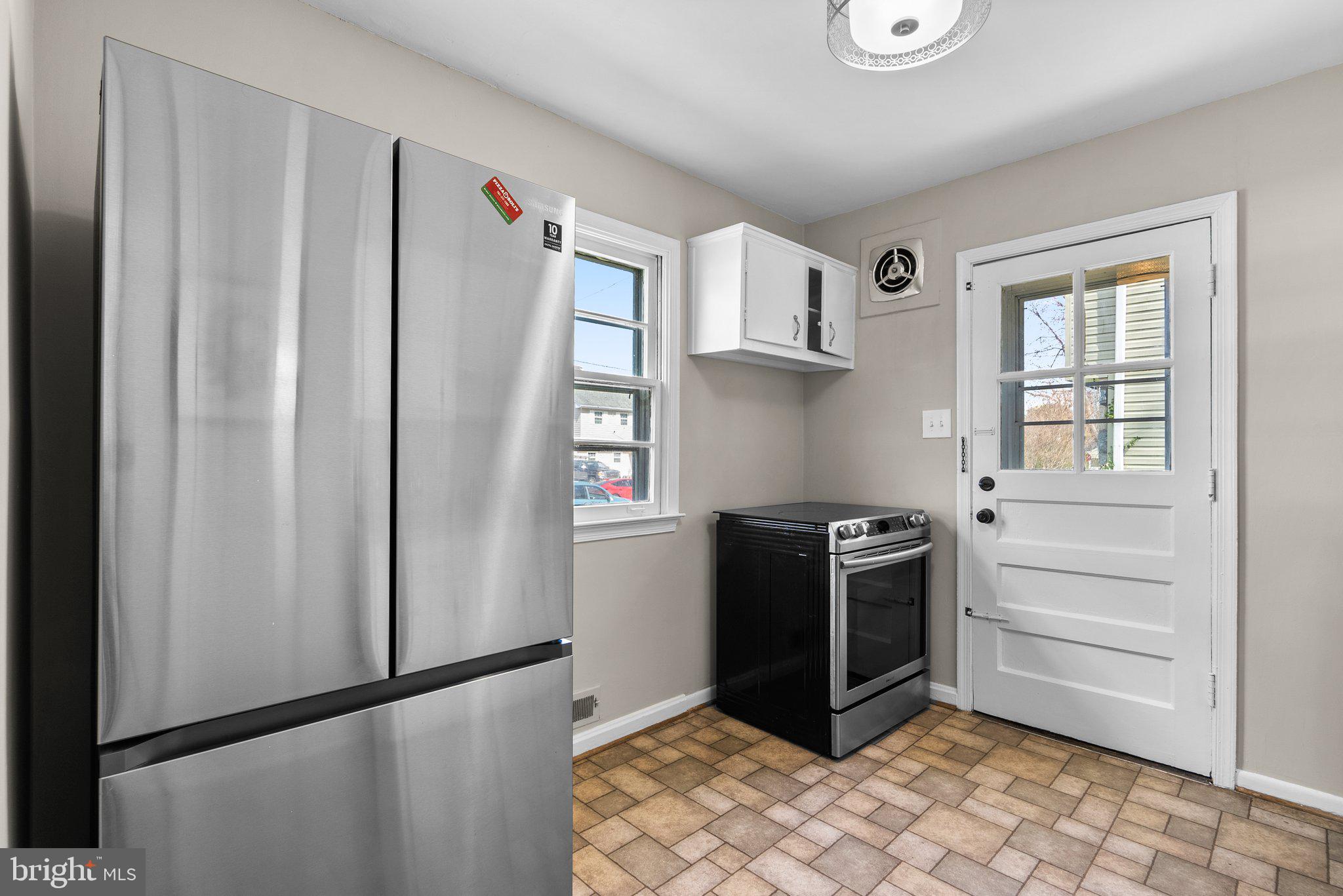 BURGUNDY VILLAGE - Residential