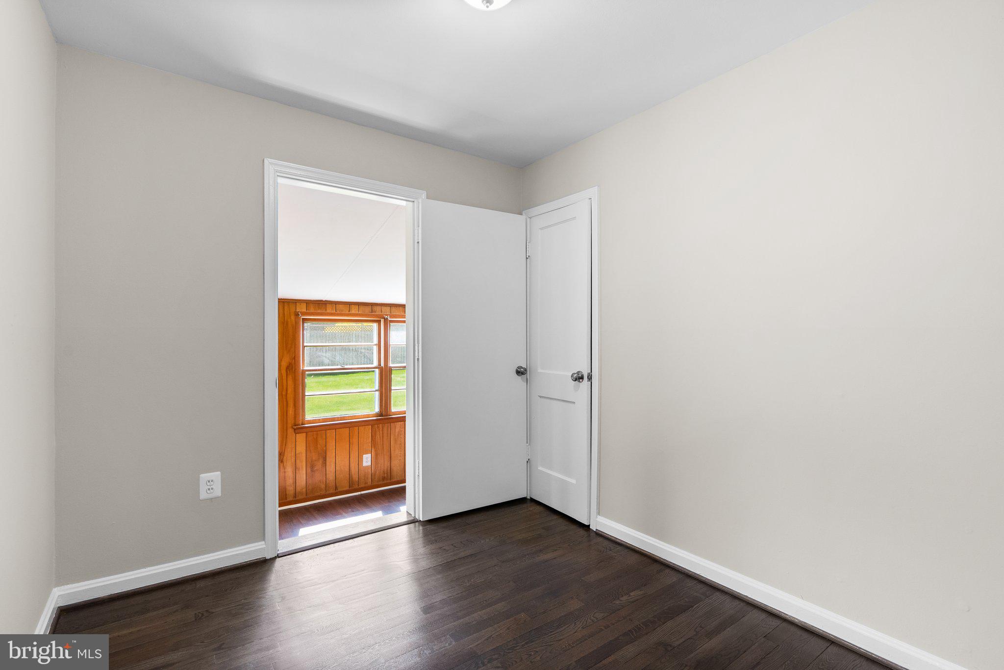 BURGUNDY VILLAGE - Residential