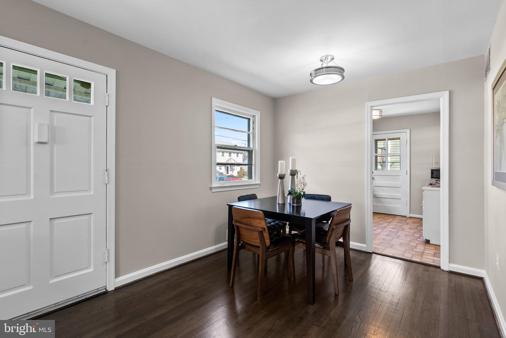 BURGUNDY VILLAGE - Residential