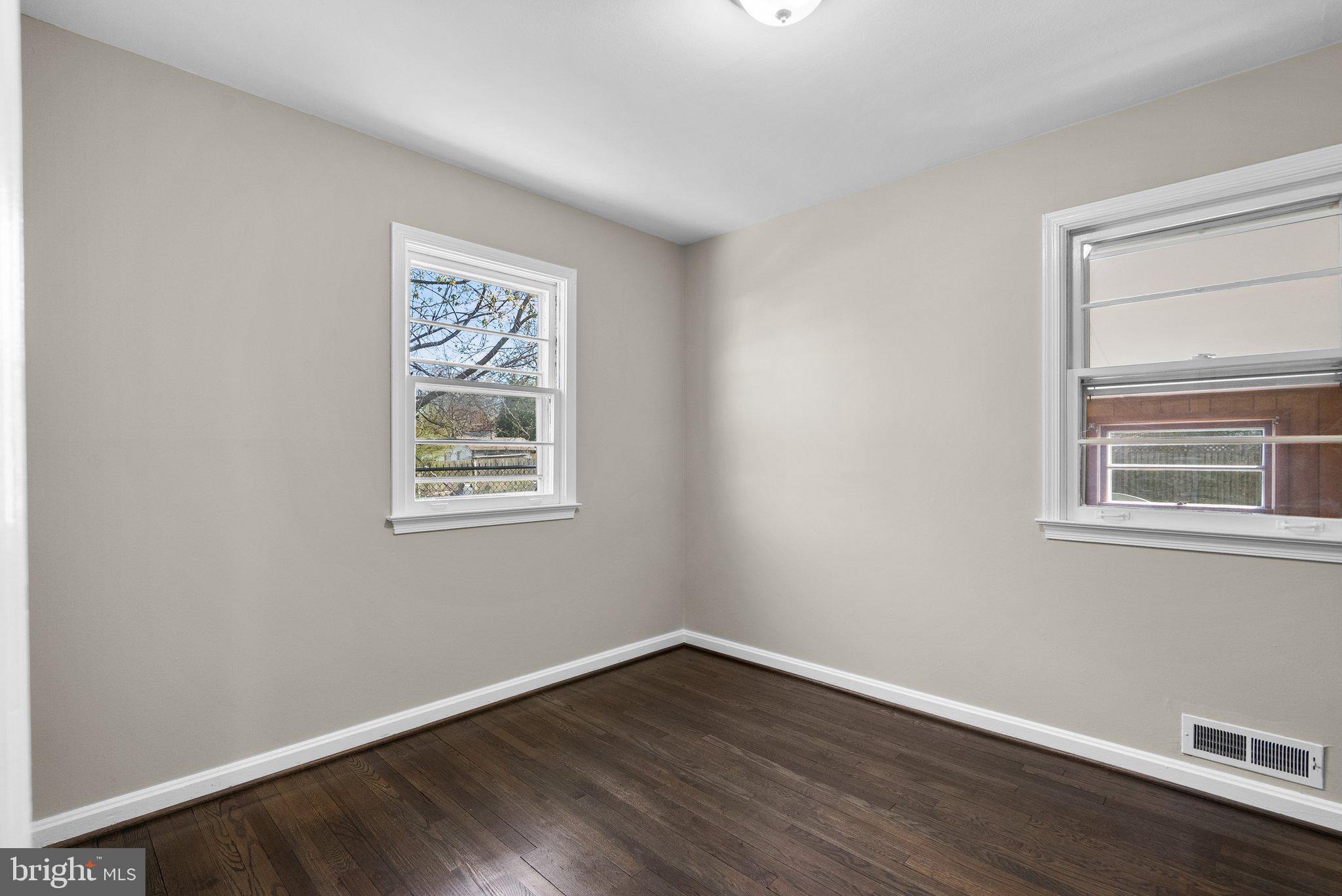 BURGUNDY VILLAGE - Residential