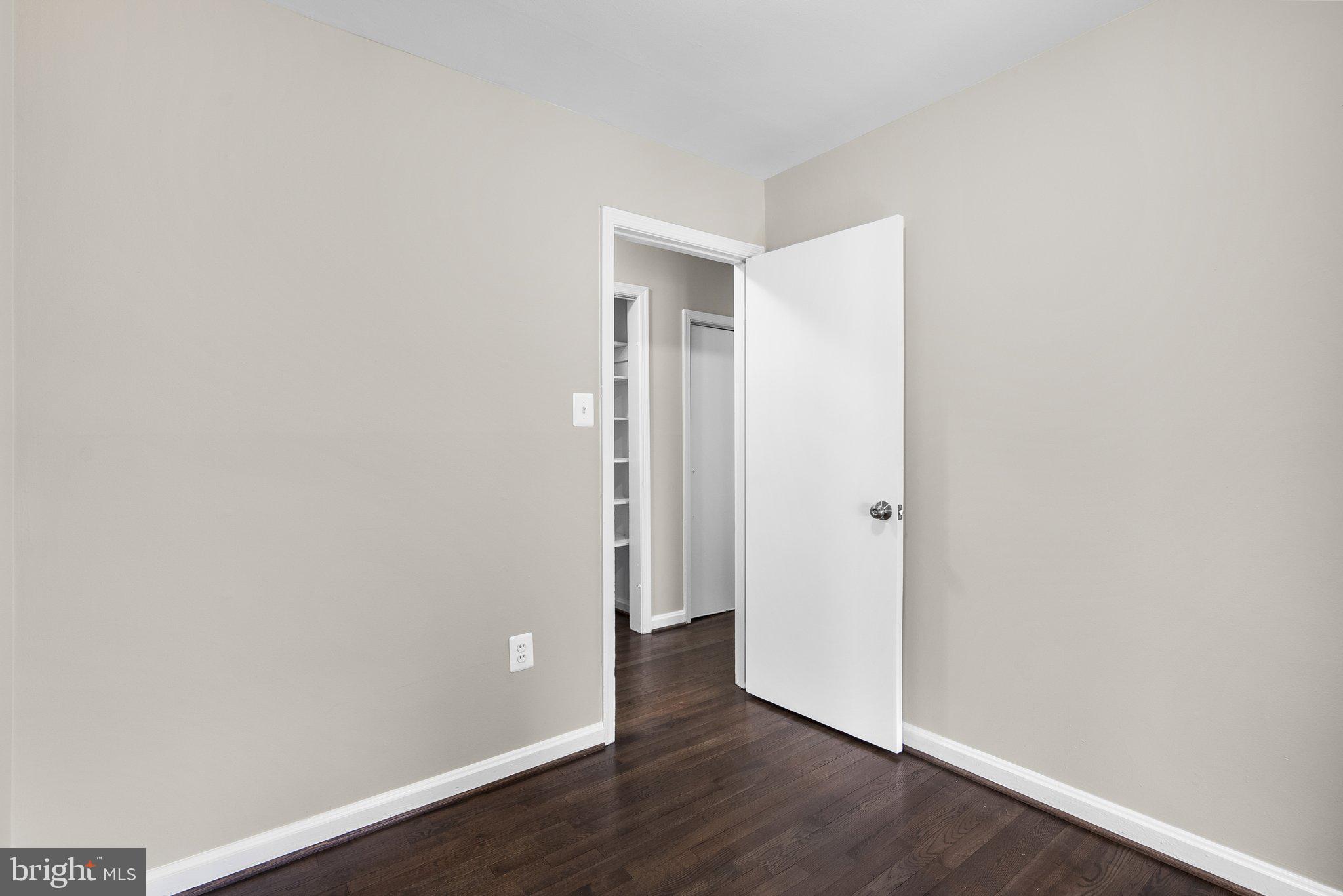 BURGUNDY VILLAGE - Residential