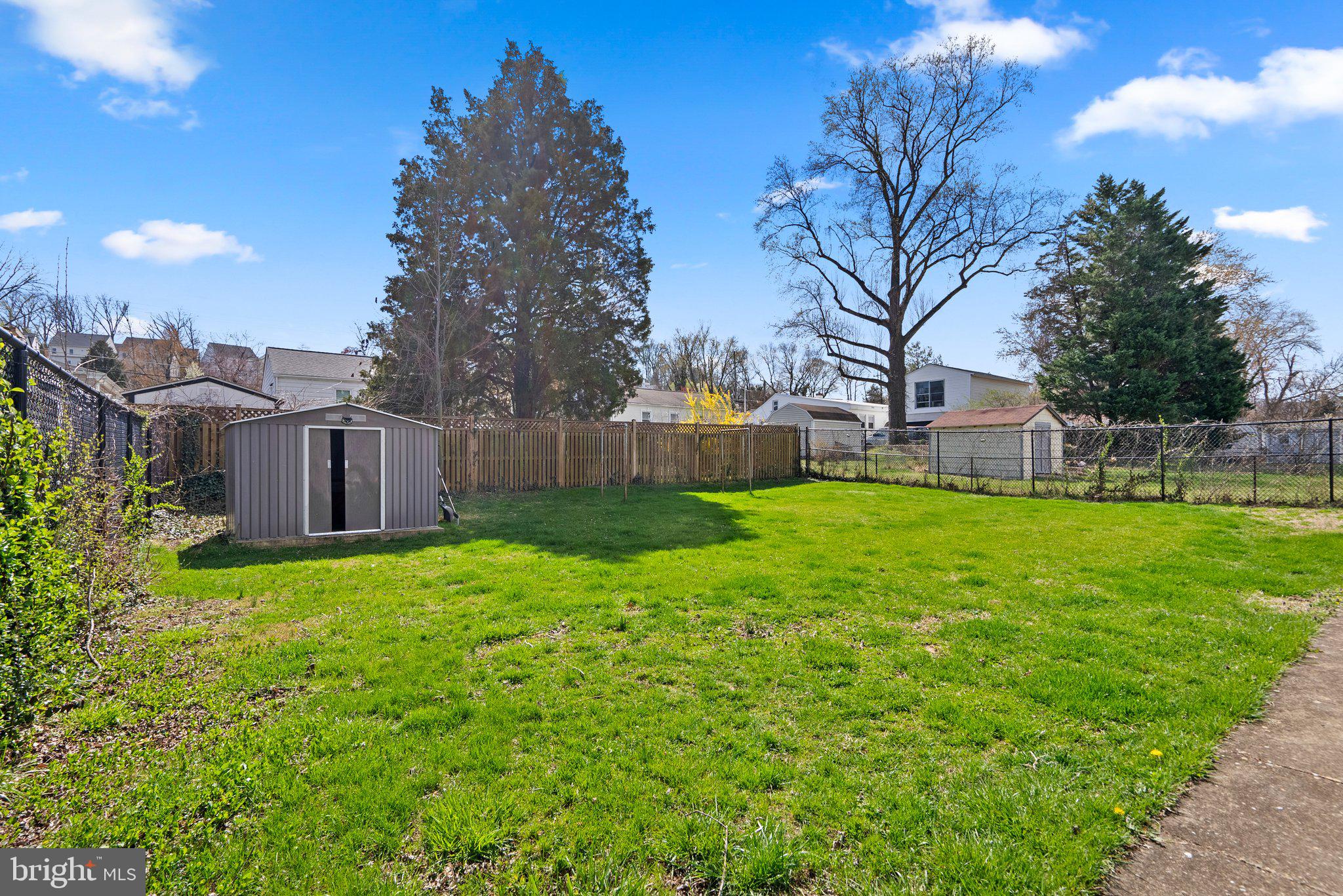 BURGUNDY VILLAGE - Residential