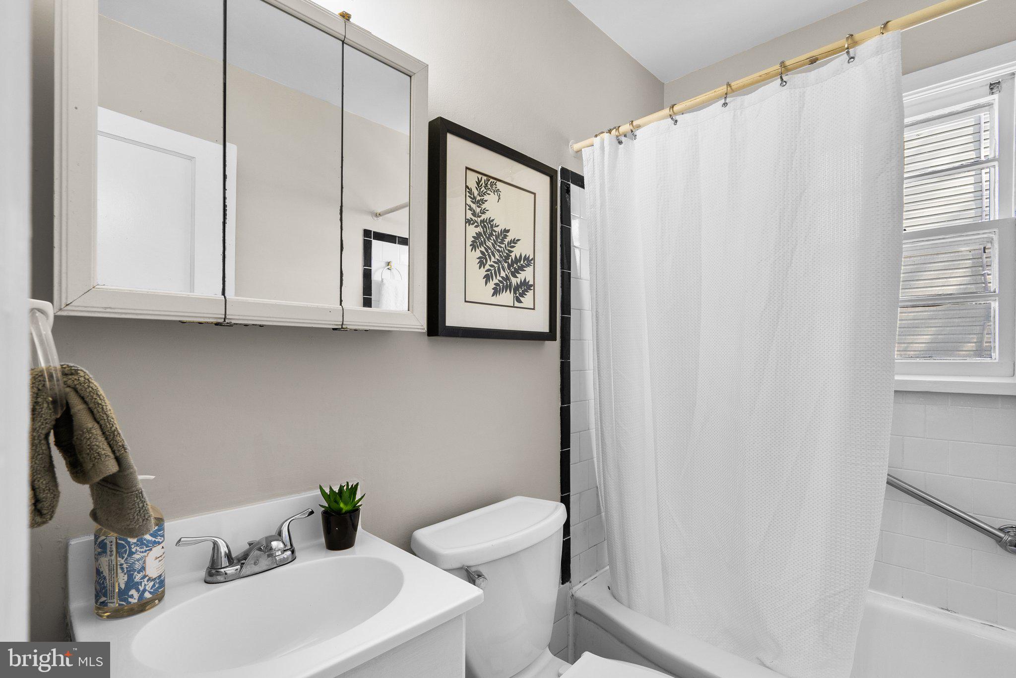 BURGUNDY VILLAGE - Residential