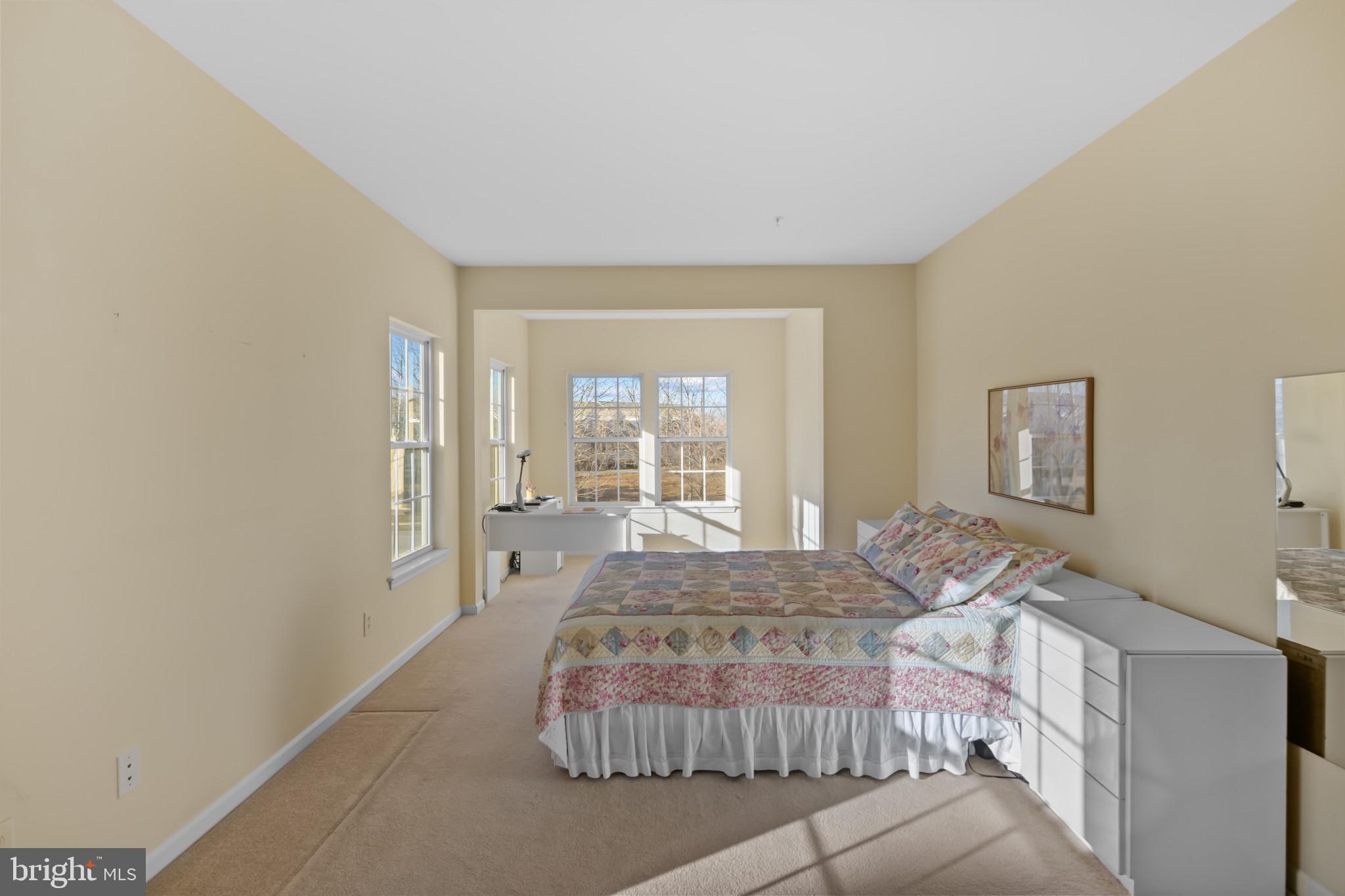 HEARTHSTONE AT VILLAGE CREST CONDOMINIUMS - Residential