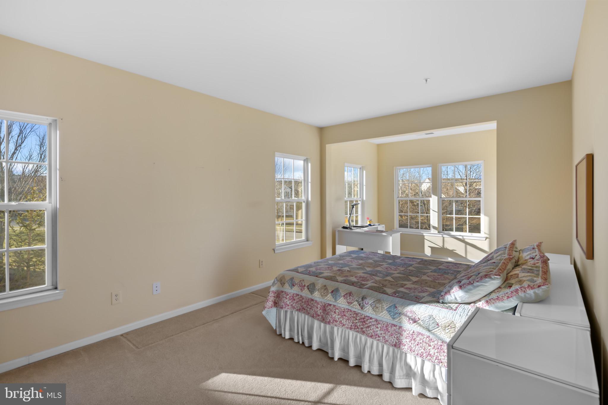 HEARTHSTONE AT VILLAGE CREST CONDOMINIUMS - Residential