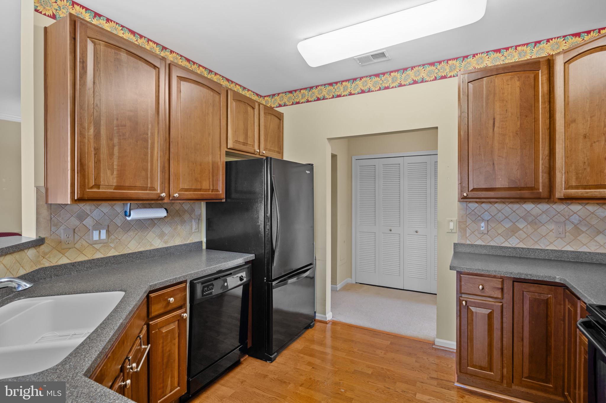 HEARTHSTONE AT VILLAGE CREST CONDOMINIUMS - Residential