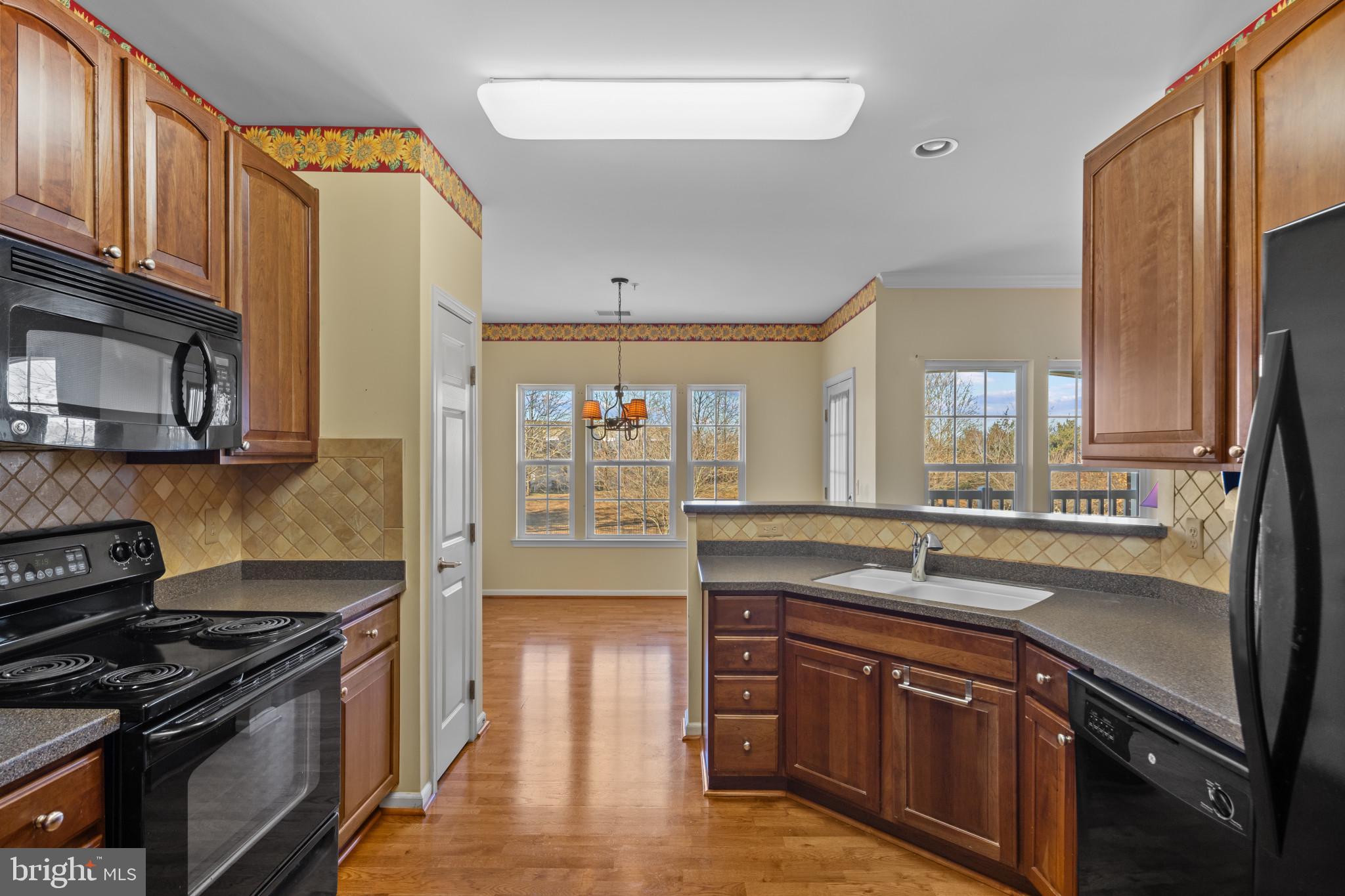 HEARTHSTONE AT VILLAGE CREST CONDOMINIUMS - Residential