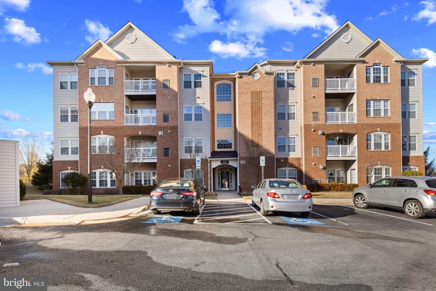 Welcome to easy living in this light-filled 2nd-floor end unit condo, situated in a sought-after 55+ active adult community. Located in the back of the building, this unit offers peace, privacy, and plenty of natural light through its numerous windows.
Step into the open-concept living space, featuring a versatile living room with access to a private balcony and an in-unit storage closet. The adjoining dining area and fully equipped kitchen make entertaining effortless. The kitchen boasts ample cabinet and counter space, a pantry closet, and everything you need for convenient cooking.
The thoughtful floor plan includes 2 spacious bedrooms and 2 full baths, positioned on opposite ends of the unit for maximum privacy. The oversized primary suite offers a cozy sitting area filled with light, a large walk-in closet, and a private en suite bath with a walk-in shower. The second bedroom is ideal for guests or as a home office.
Additional highlights include a full-sized in-unit washer/dryer area conveniently located in the hallway and plenty of parking spaces right outside the building.
Enjoy a vibrant and social lifestyle with access to the community’s activity-rich clubhouse, indoor and outdoor pools, fitness center, game rooms, tennis courts, pickleball, and more—all just a short stroll away.
This is your opportunity to embrace easy, carefree living in a fantastic location close to everything you need. Schedule your showing today!