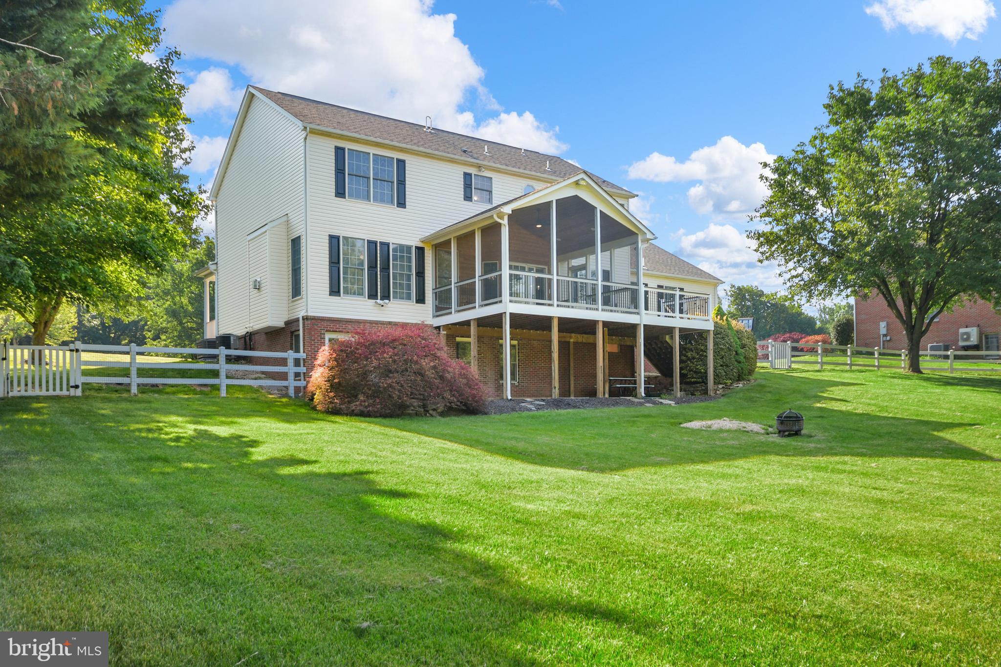WEST OAK FIELDS - Residential