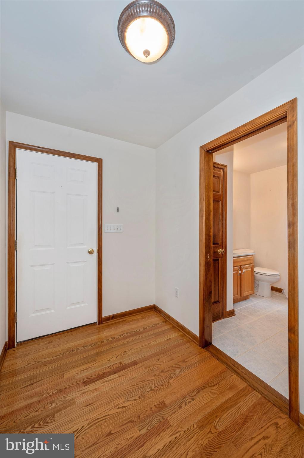 WHISPERING HILLS - Residential