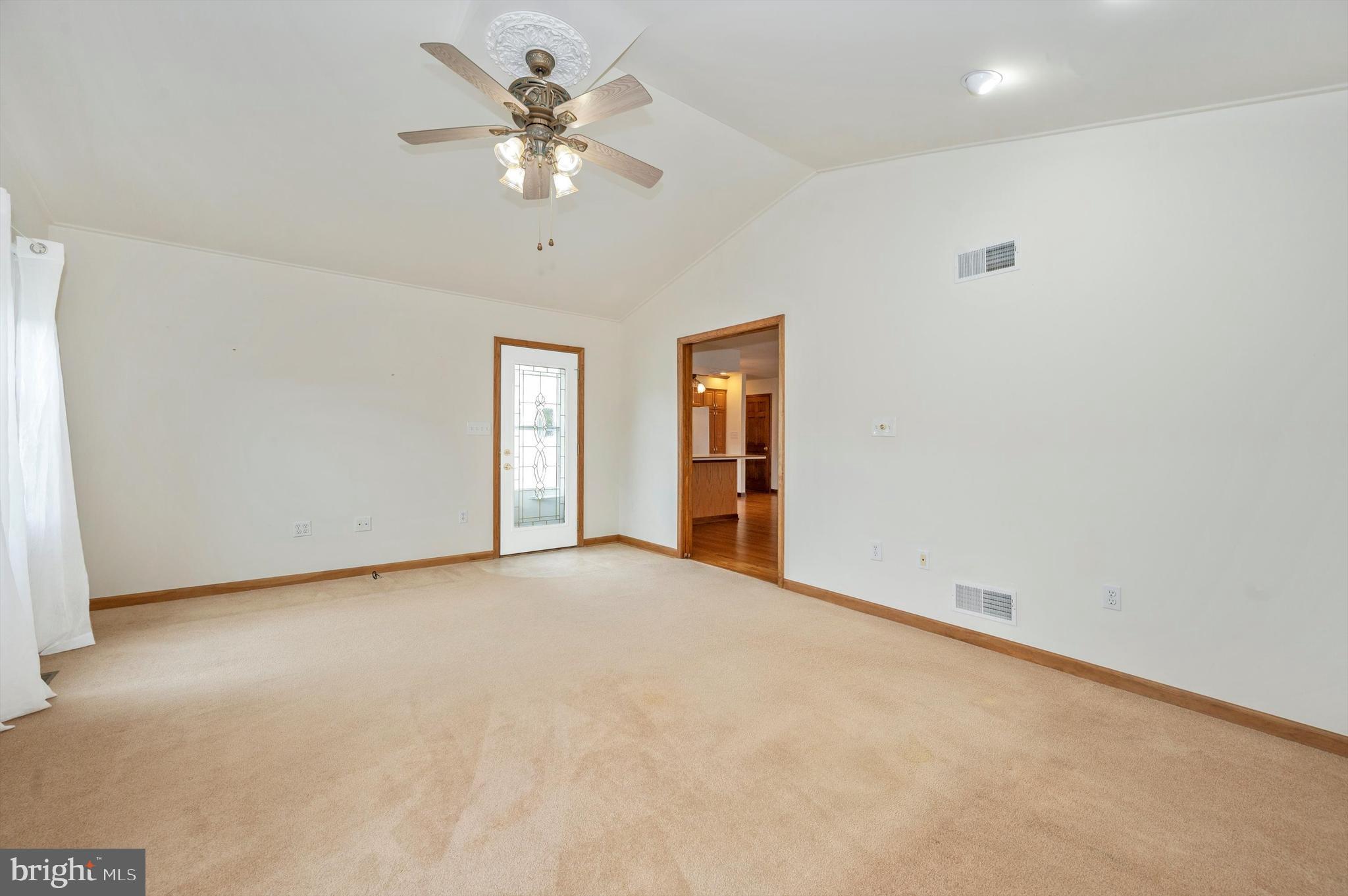 WHISPERING HILLS - Residential