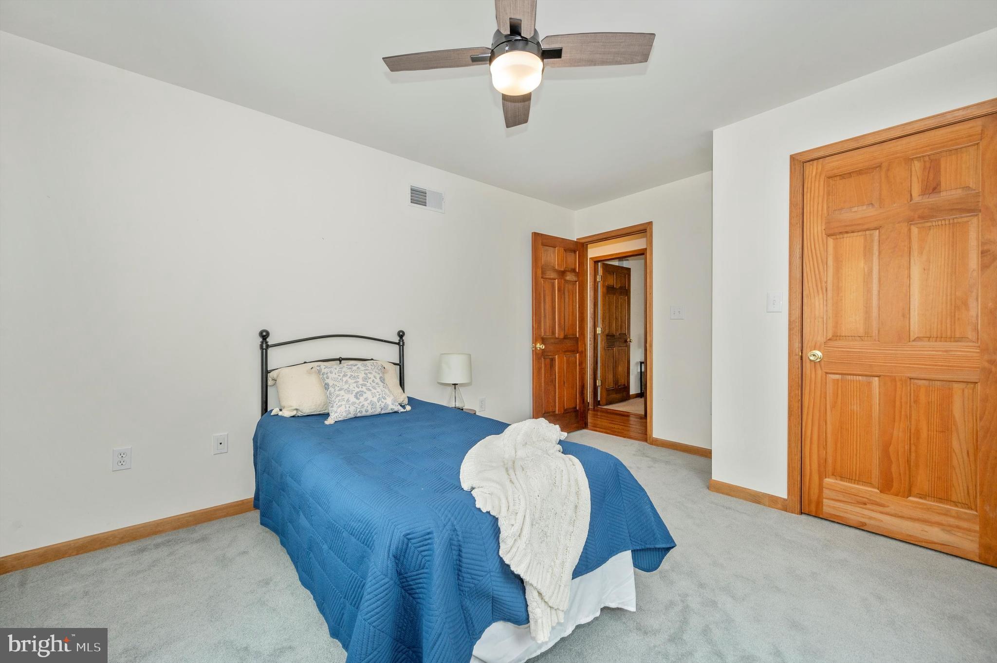 WHISPERING HILLS - Residential