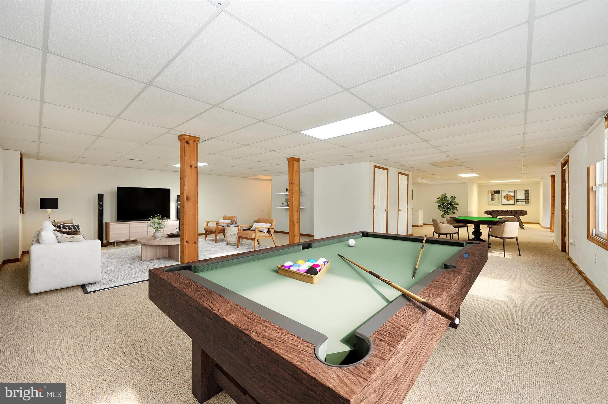 WHISPERING HILLS - Residential