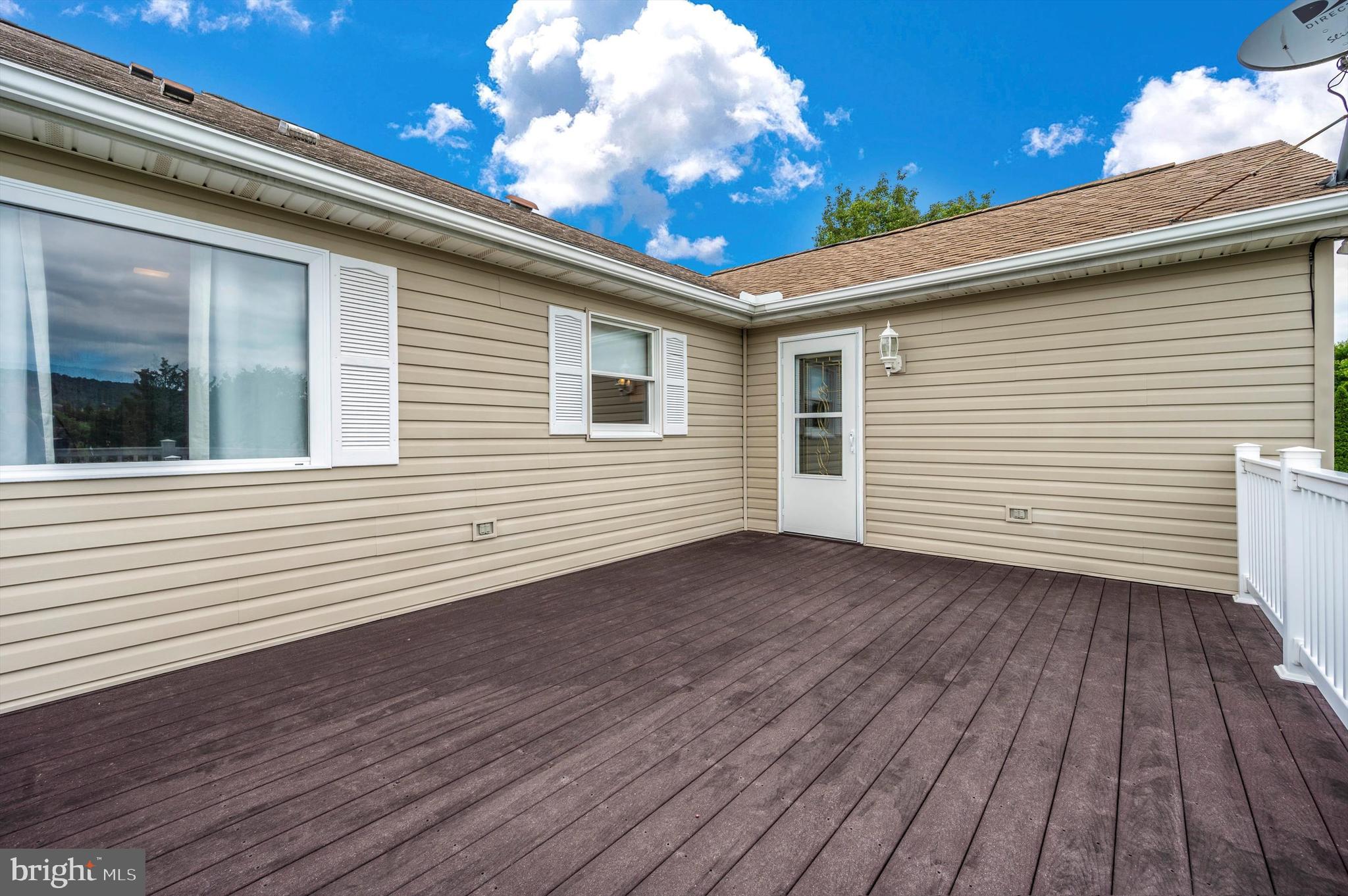 WHISPERING HILLS - Residential