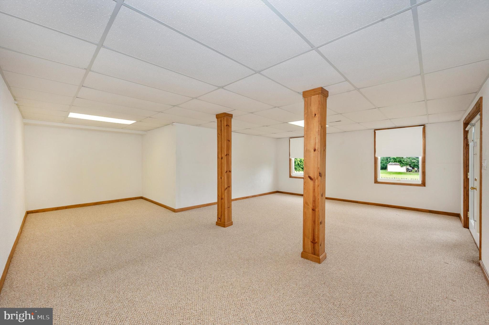 WHISPERING HILLS - Residential