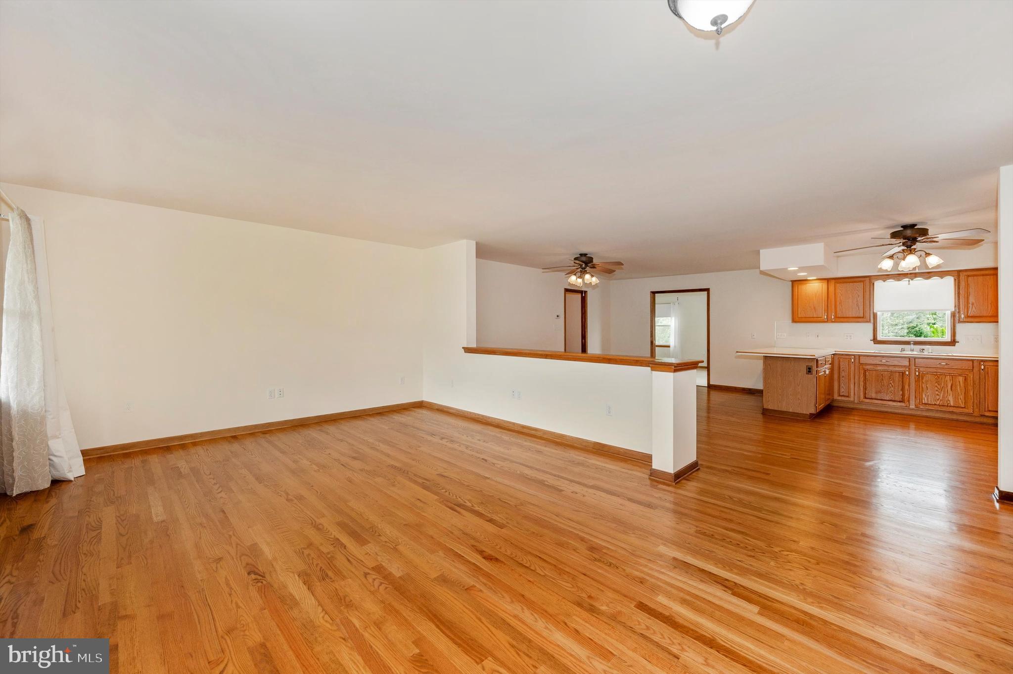 WHISPERING HILLS - Residential