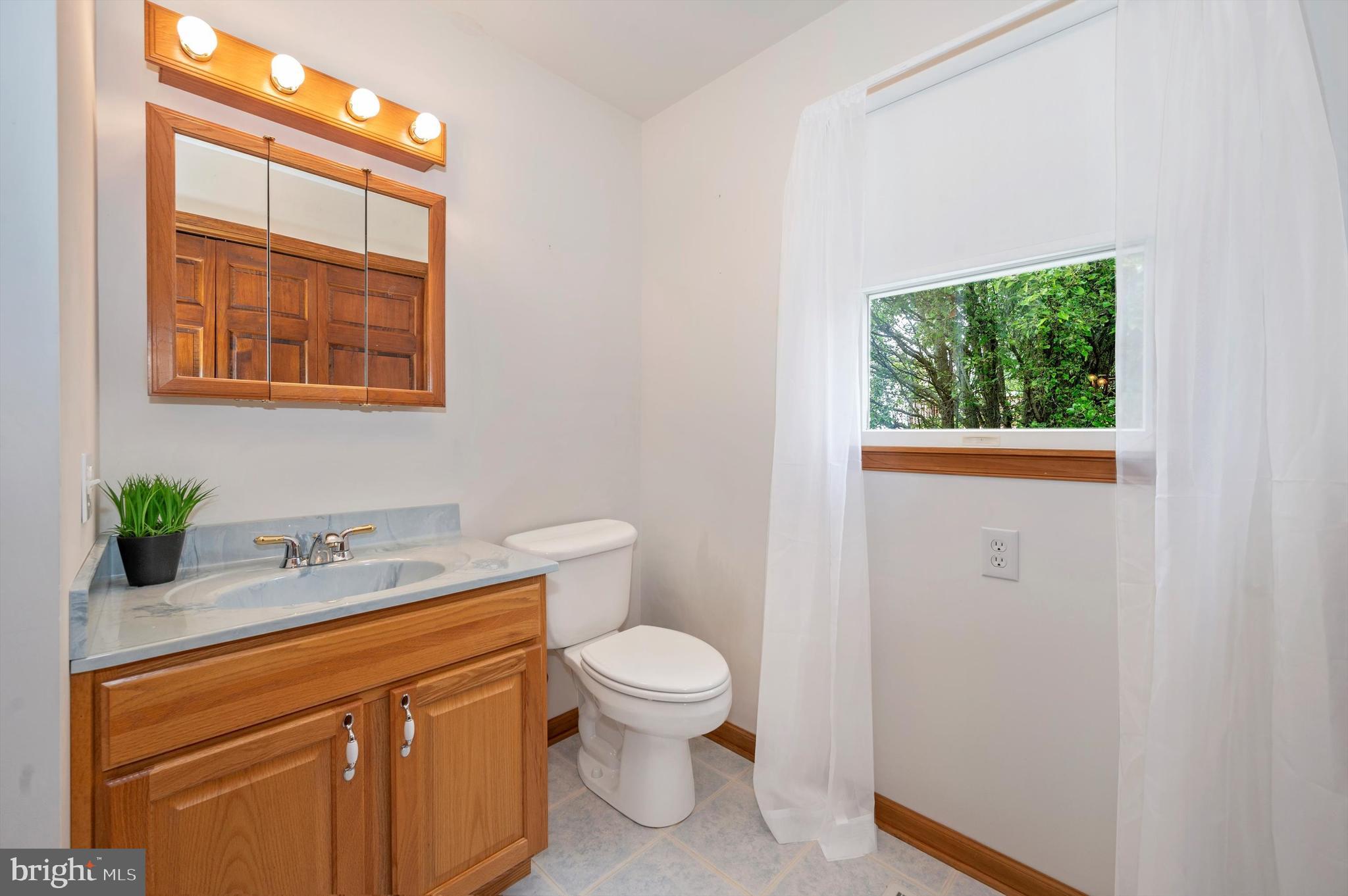 WHISPERING HILLS - Residential