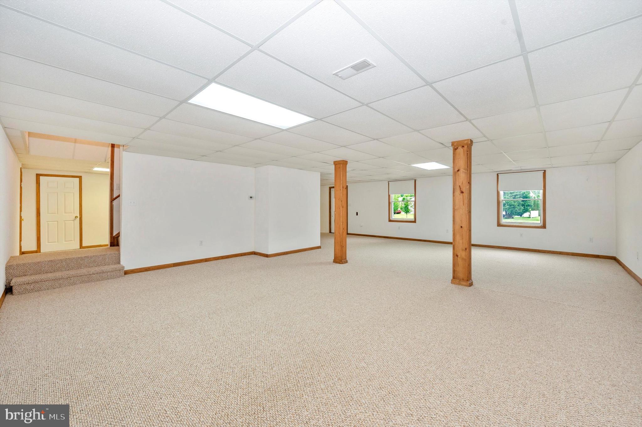 WHISPERING HILLS - Residential